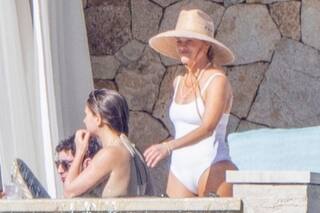 Del curioso look playero de Reese Witherspoon al paseo bajo el sol de Shirley MacLaine