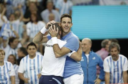 Del Potro festeja en la última Copa Davis; el 80% de los argentinos asocia la imagen del país con el deporte