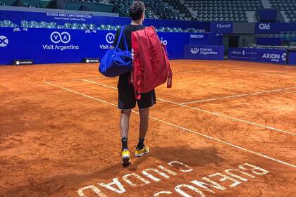 Del Potro ingresa en el Buenos Aires Lawn Tennis Club; el mejor jugador argentino de las dos últimas décadas, se prepara para su vuelta al circuito