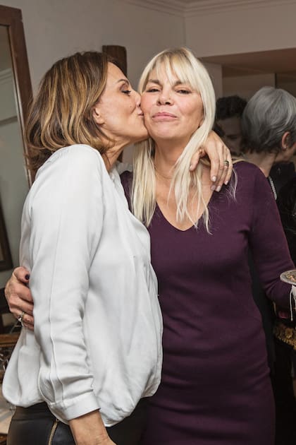 Negui Galotti le regaló un vestido, Mora Furtado una pulsera y Andrea Frigerio una bolsa llena de productos de Roses are Roses