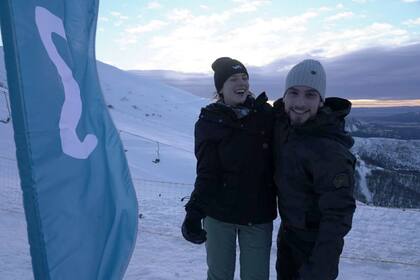 Delfina Chaves y Albert Baró fueron invitados a una escapada en la nieve y no dudaron en aceptar. En Bariloche demostraron lo bien que se llevan