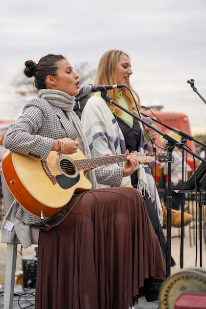 Delfina García Moritán encabezó el line up musical de Warmichella e hizo su show el domingo a la tarde. El festival, desde su origen, promueve a bandas emergentes