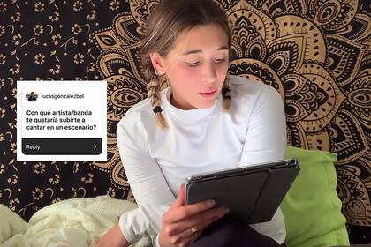 Delfina repsondiendo preguntas en su nuevo canal de You Tube