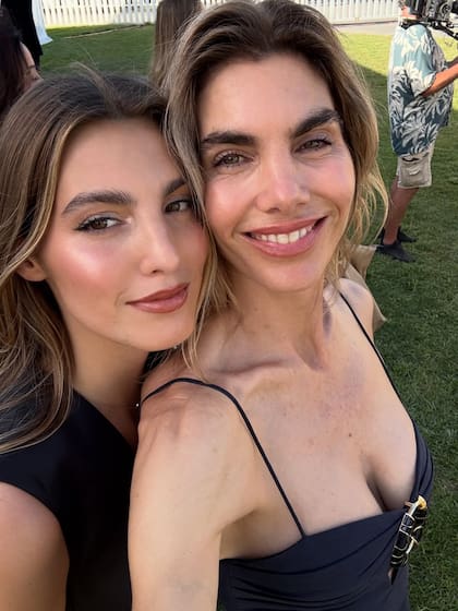 Delfina y su hija Aurora en una selfie de recuerdo de su paso por Australia, un destino que visitan desde hace años en esta época del año