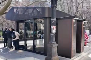 Nueva York inauguró un centro gratuito de recarga