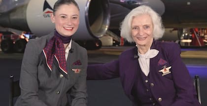 Delta reunió a Joan Prince Crandall con Alise Broussard, una de sus auxiliares más nuevas, para mostrar dos generaciones de una misma profesión