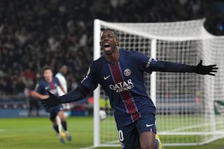 Dembélé brilla y el PSG aplasta 5-0 a su acérrimo rival Marsella y recupera el liderato en Francia