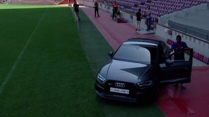 Dembelé se fue en un lujoso auto