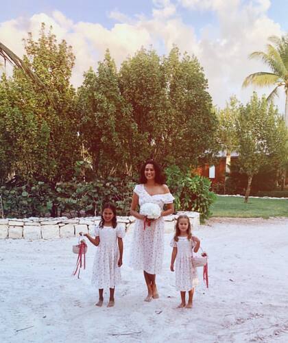 La ceremonia tuvo lugar en una de las playas de las islas caribeñas Turcas y Caicos.