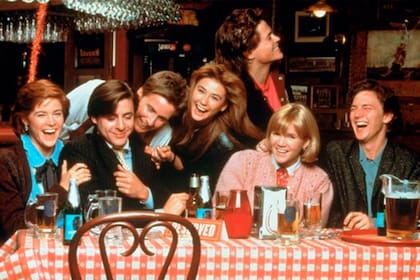 Demi Morre, Rob Lowe y el resto del elenco de El primer año del resto de nuestras vidas