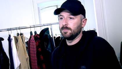 Demna Gvasalia es el director creativo de Balenciaga, y un hombre acostumbrado a realizar movimientos rupturistas en el universo de la moda