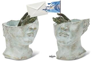 De la democracia moral de 1983 a la democracia crítica de 2001