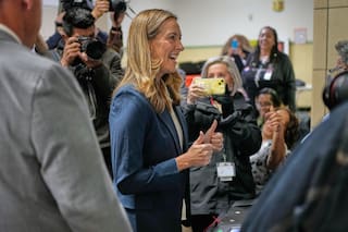 Demócrata Mikie Sherrill es elegida como gobernadora de Nueva Jersey tras vencer a aliado de Trump