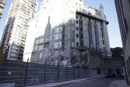 Demolición parcial del edificio Plaza Hotel