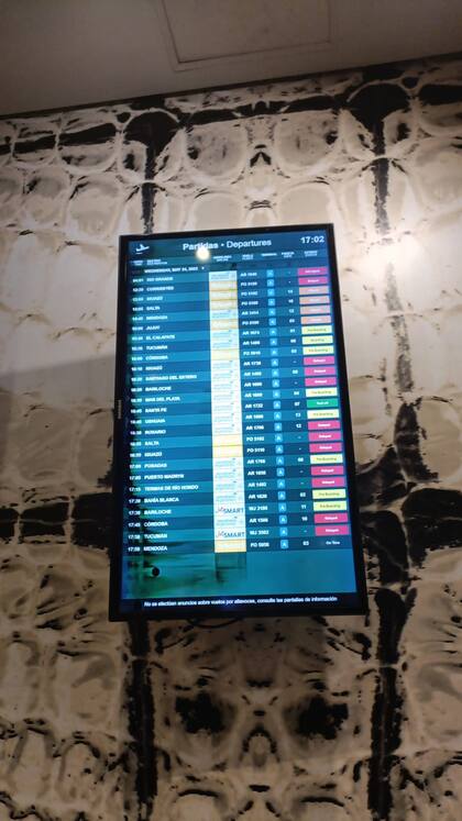 Demoras en los vuelos de cabotaje, en Aeroparque