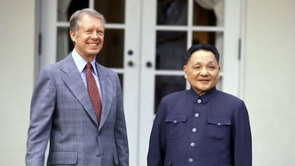 Deng Xiaoping (aquí con el presidente estadounidense Jimmy Carter, en 1979) transformó a China.