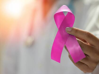 Denise Johnson se dedica a concientizar sobre la importancia de la detección temprana del cáncer de mama