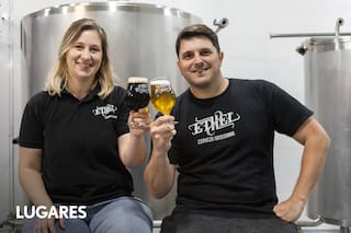 Su abuela fue pionera y ella siguió los pasos junto a su pareja para rendirle tributo