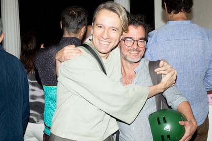 Dennis Smith junto a Enrique Avogadro