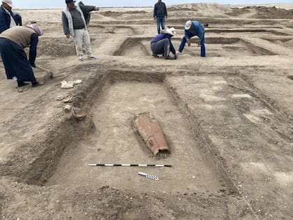 Dentro de la antigua estructura desenterraron vasijas y otros elementos que se utilizaron durante la vida cotidiana