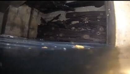 Dentro de la habitación encontraron una pared llena de maderas