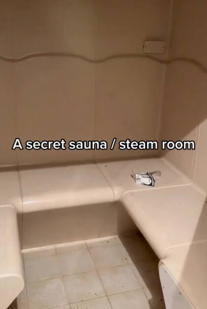 Dentro de la habitación también había un sauna secreto
