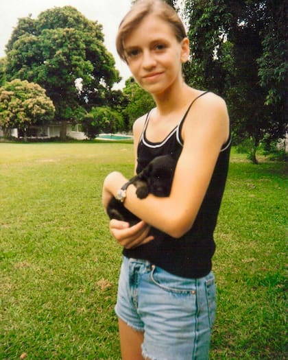 Dentro de la secta, Serena era obligada a tener sexo con personas mayores a ella. Era golpeada y amenazada, al igual que otros niños