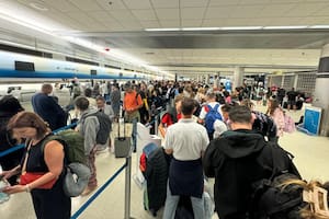 Denuncian que hay 1000 argentinos varados en Estados Unidos por cancelaciones de vuelos de American Airlines