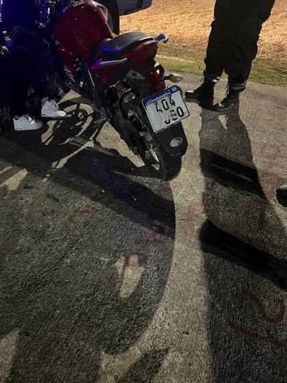 Denunciaron y detuvieron a una banda de motos que corría en La Plata: 1 de cada 4 son policías bonaerenses.