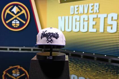 Denver Nuggets es una franquicia de larga existencia en la NBA: en sus 44 temporadas accedió 26 veces a los playoffs, pero aún se debe un anillo de campeón.