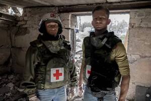 Los recolectores de cadáveres en la guerra entre Rusia y Ucrania