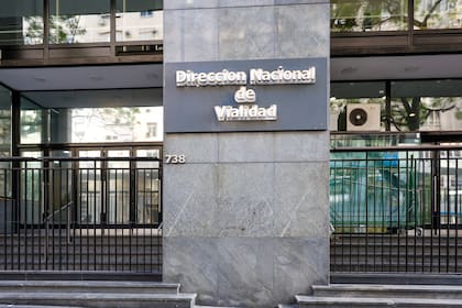 Dependencias públicas nacionales. Sede de Vialidad Nacional sobre diagonal Sur