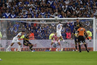Video: los goles de Vélez a Boca en dos minutos que rompieron el partido en Liniers