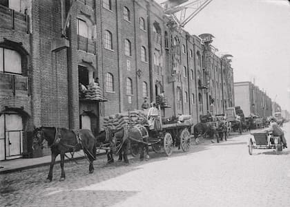 Depósitos de Puerto Madero, 1909.