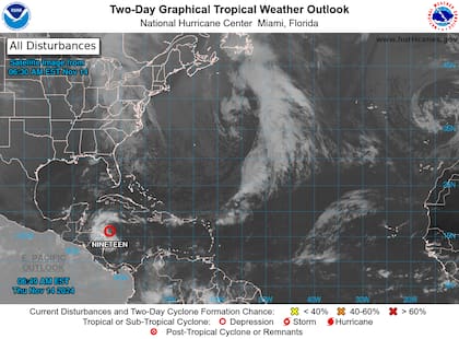 Depresión Tropical Diecinueve en Centroamérica: el fenómeno se dirige hacia Honduras con probabilidades de intensificarse en tormenta tropical, lo que amenaza con lluvias fuertes e inundaciones.