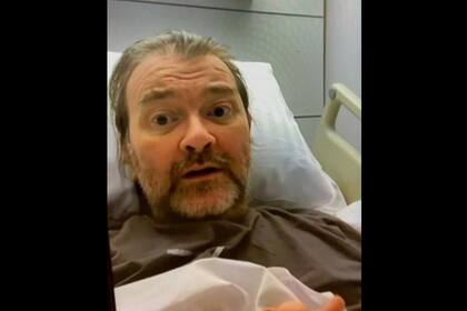 Derek fue ingresado en el hospital el 30 de marzo con muy bajos niveles de oxgeno