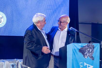 Derito con el nuevo vicepresidente, Fabián Otero