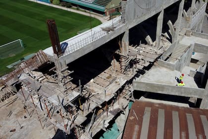 Derrumbe de una tribuna en construcción en el estadio de Ferro