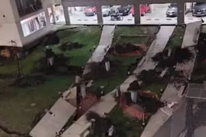 Se derrumbó el techo del estacionamiento de un complejo de viviendas en Parque Patricios