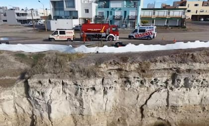 Derrumbes controlados de acantilados realizados por el municipio de San Antonio