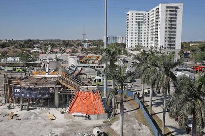 El puente buscaba unir la comunidad de Sweetwater con el campus de la Universidad Internacional de Florida
