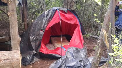 Desalojan en Bariloche un predio de Parques Nacionales tomado por la RAM frente al lago Mascardi
