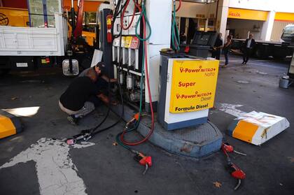 Desalojaron una estación de servicio en Palermo Hollywood que solo pagaba 22 mil pesos de canon