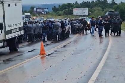 Desalojo a yerbateros de Misiones en una ruta hace unas semanas