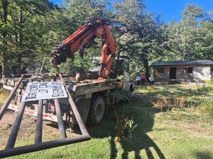 Desalojo del acceso a un terreno que estuvo tomado por los mapuches