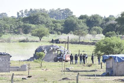 Cien policías participaron del operativo en el sudeste de la capital cordobesa; además de la diputada Soledad Díaz García, fueron detenidos un abogado y otra dirigente del Polo Obrero