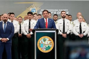 DeSantis pidió que el Congreso deje de subsidiar a los estados santuarios que brindan licencias para indocumentados