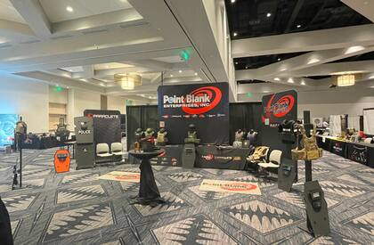 DeSantis señaló que la compañía fabricará en el condado el mismo tipo de chalecos antibalas que utilizan los agentes del orden en el estado