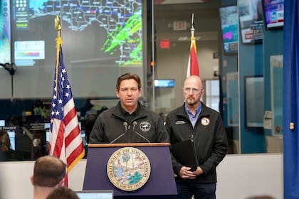 DeSantis tiene formación en Yale y Harvard y experiencia militar