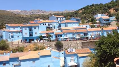 Desaparece el primer pueblo pitufo del mundo